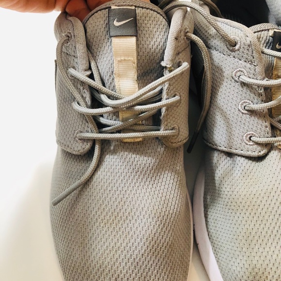 Nike woman’s Roche 1 shoes - Picture 4 of 8